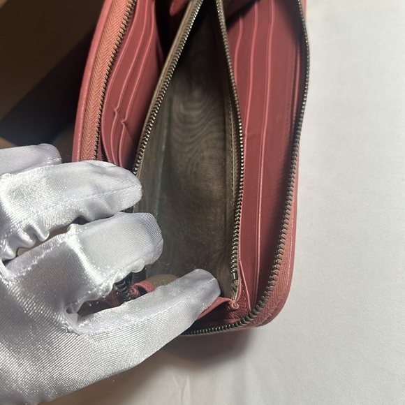 Authentic Bottega Veneta Pink Full inclusion Zip Wallet with box & dust bag. - Picture 6 of 16